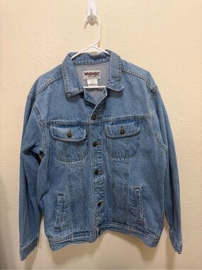 Vintage Wrangler Light Blue Denim Jacket with Button Front